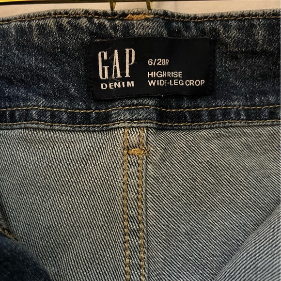 GAP High Rise Wide Leg Crop Jeans - Picture 9 of 11